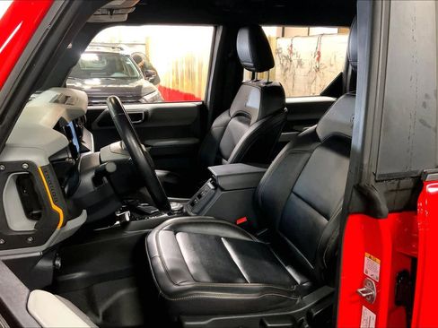 Used 2023 Ford Bronco Badlands image 7