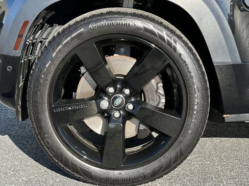 Used 2023 Land Rover Defender 130 X-Dynamic SE image 24