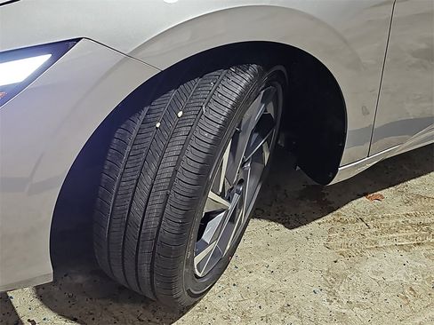 New 2025 Hyundai Elantra Sport image 30