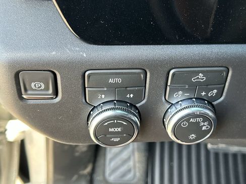 New 2026 GMC Sierra 1500 SLE AWD/4WD image 18