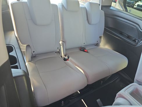 Used 2018 Honda Odyssey EX-L image 12