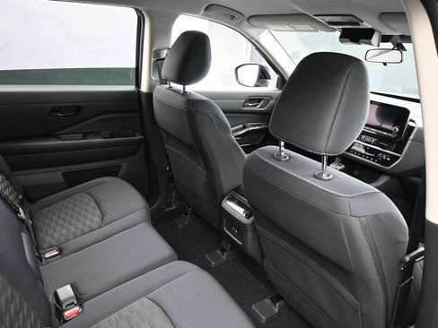 Used 2024 Nissan Pathfinder SV FWD image 46