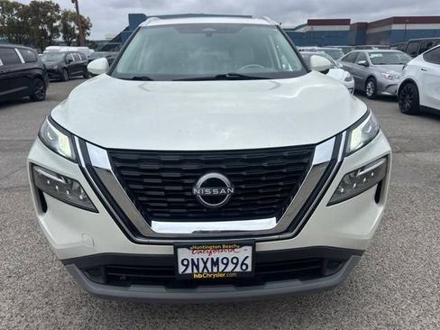Used 2023 Nissan Rogue SV w/ SV Premium Package FWD image 2