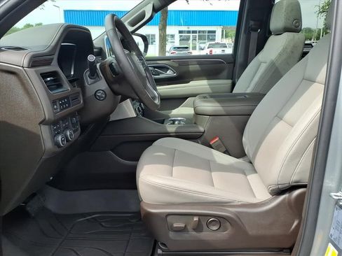 Used 2023 Chevrolet Suburban Z71 w/ Z71 Off-Road Package AWD/4WD image 21
