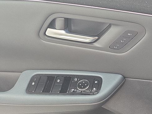 New 2026 Nissan Leaf Platinum+ FWD image 32
