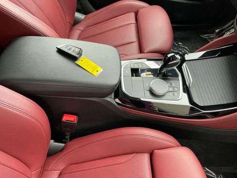 Used 2023 BMW X4 xDrive30i w/ M Sport Package AWD/4WD image 34