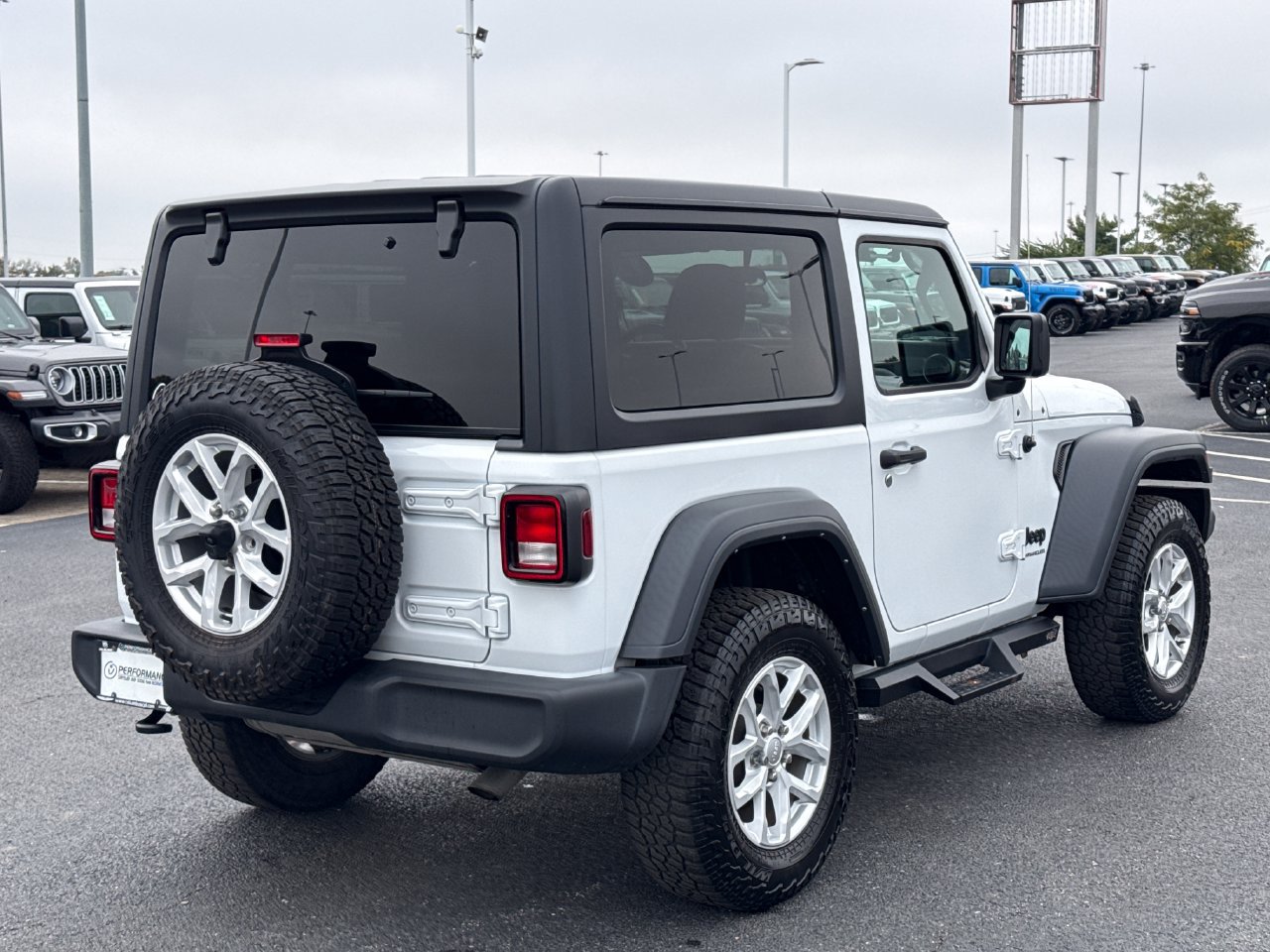 Used 2023 Jeep Wrangler Sport AWD/4WD image 3