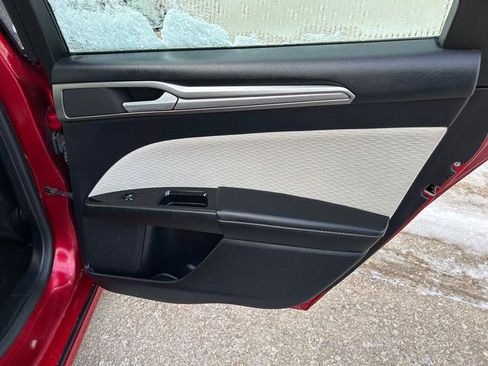 Used 2020 Ford Fusion SE w/ Equipment Group 151A image 20