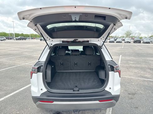 Used 2025 Chevrolet Equinox LT AWD/4WD image 19