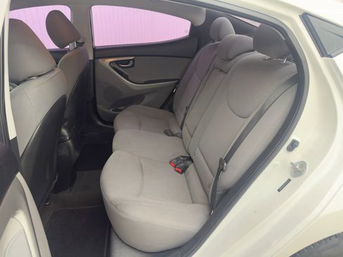 Used 2014 Hyundai Elantra SE image 12