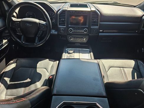 Used 2019 Ford Expedition Limited w/ Equipment Group 303A AWD/4WD image 17