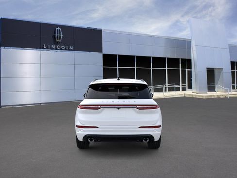 New 2026 Lincoln Corsair Reserve w/ Jet Appearance Package FWD image 5