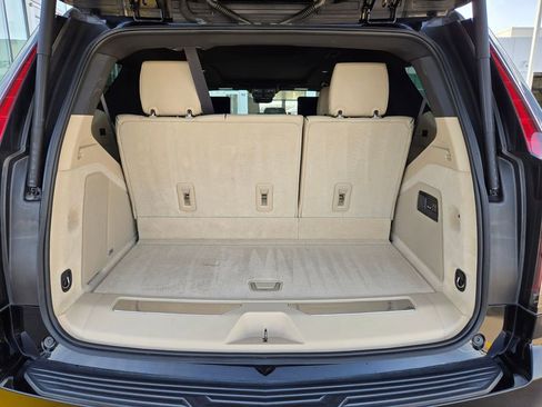 Used 2021 Cadillac Escalade Premium Luxury w/ Driver Assist Tech Package image 32