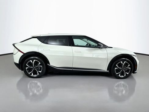 Used 2022 Kia EV6 Wind w/ Wind Technology Package AWD/4WD image 5