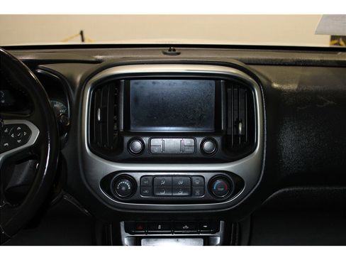 Used 2021 Chevrolet Colorado LT w/ LT Convenience Package image 16