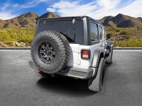 Used 2022 Jeep Wrangler Unlimited Rubicon AWD/4WD image 3