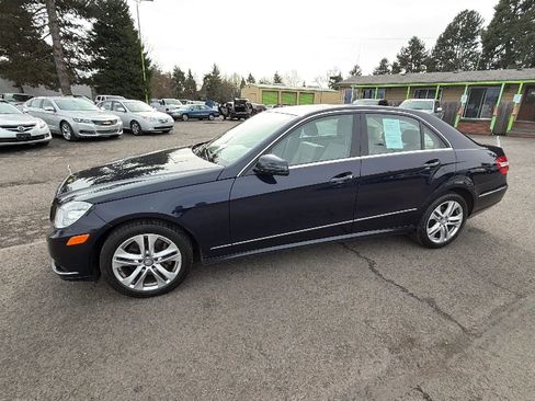 Used 2010 Mercedes-Benz E 350 4MATIC Sedan image 7