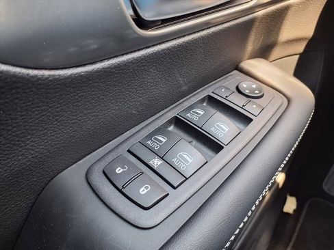 New 2026 Chrysler Pacifica Select image 9