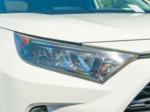 Used 2020 Toyota RAV4 LE w/ Carpet Mat Package FWD image 16