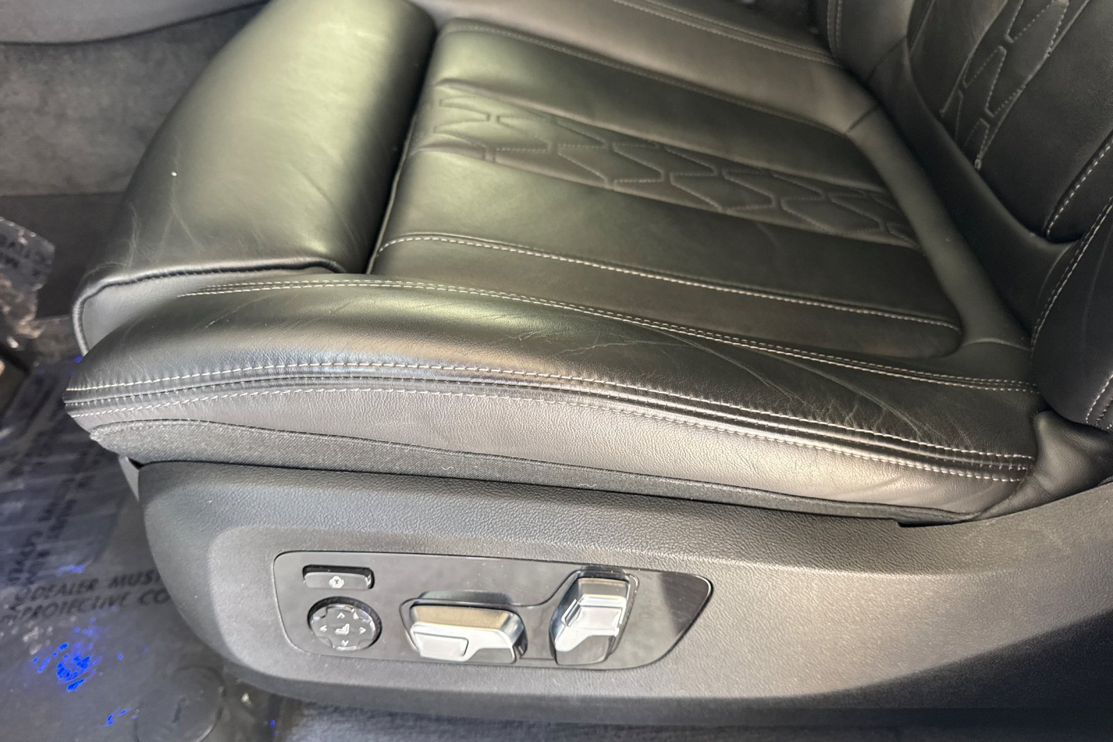 Used 2024 BMW X5 xDrive40i w/ M Sport Package AWD/4WD image 13