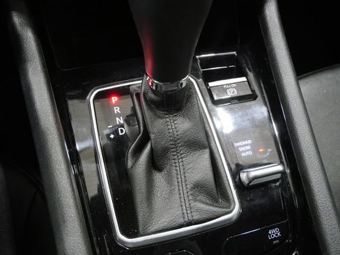 Used 2025 Jeep Compass Limited image 22