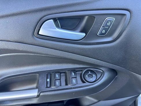 Used 2015 Ford Escape SE FWD image 36