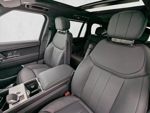 New 2026 Land Rover Range Rover Long Wheelbase SE image 12