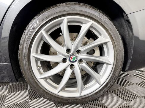Used 2017 Alfa Romeo Giulia RWD image 22