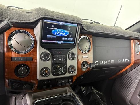 Used 2016 Ford F250 King Ranch w/ FX4 Off-Road Package AWD/4WD image 17
