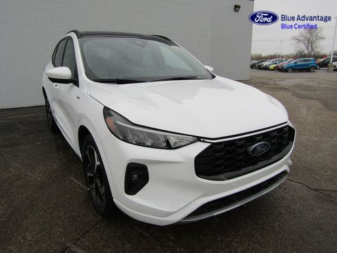 Used 2023 Ford Escape ST-Line Select w/ Tech Pack #2 AWD/4WD image 9
