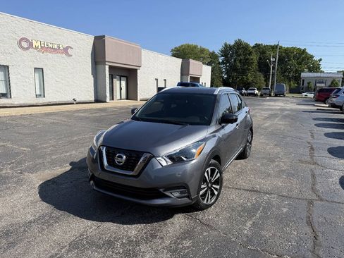 Used 2019 Nissan Kicks SR FWD image 1