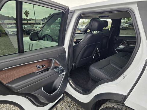 Used 2023 Land Rover Range Rover SE AWD/4WD image 17