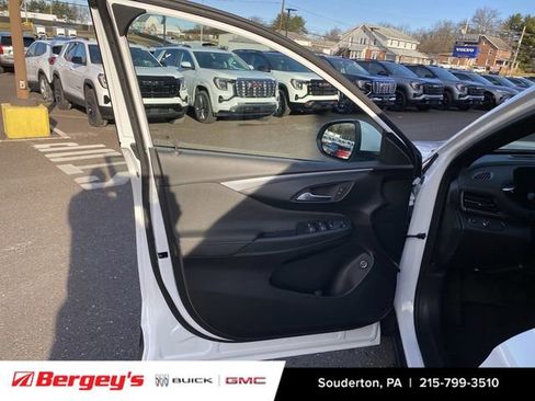 New 2026 Buick Envista Sport Touring w/ Convenience I Package FWD image 25