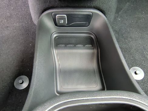 New 2026 Chrysler Pacifica Select w/ S Appearance Package image 33