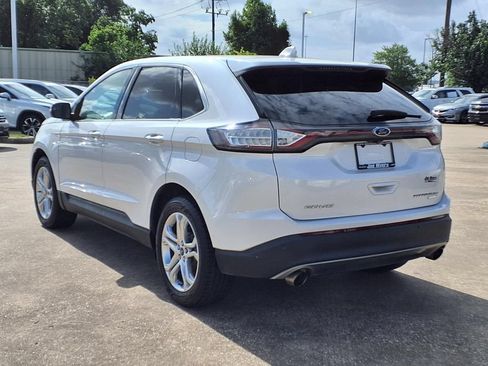 Used 2018 Ford Edge Titanium w/ Technology Package FWD image 2
