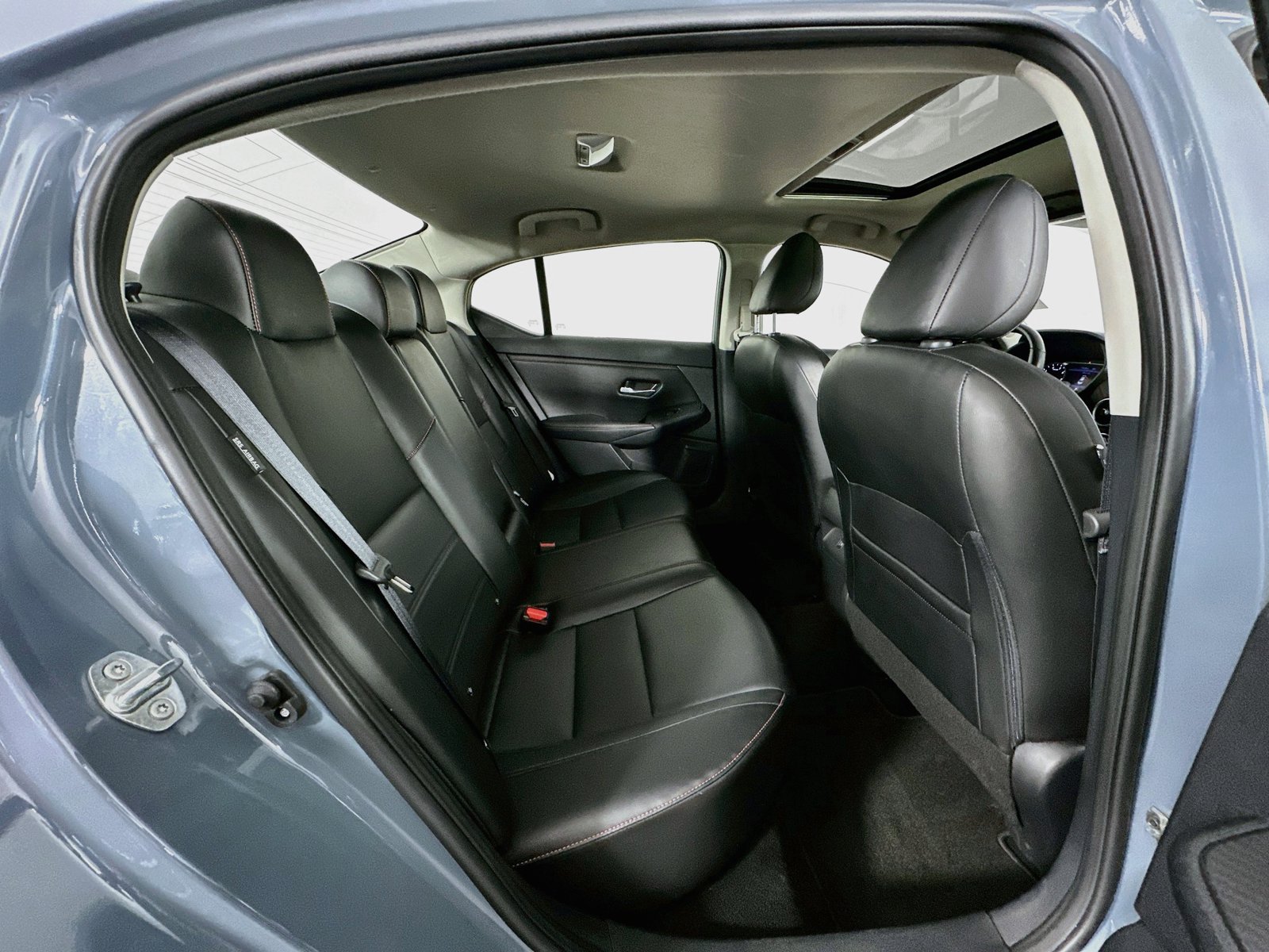 Used 2025 Nissan Sentra SR w/ SR Premium Package FWD image 27