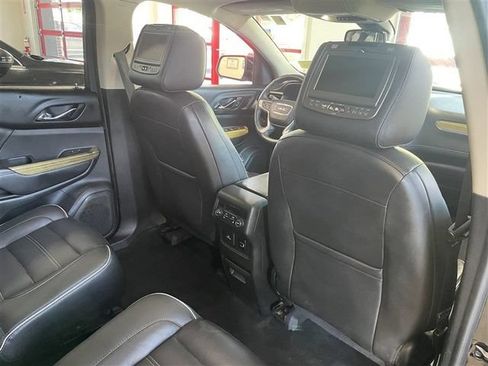 Used 2017 GMC Acadia Denali w/ Technology Package AWD/4WD image 32