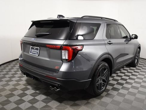 Used 2025 Ford Explorer ST AWD/4WD image 5
