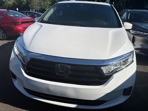 Used 2023 Honda Odyssey Touring image 2