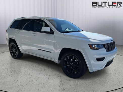 Used 2019 Jeep Grand Cherokee Altitude image 5