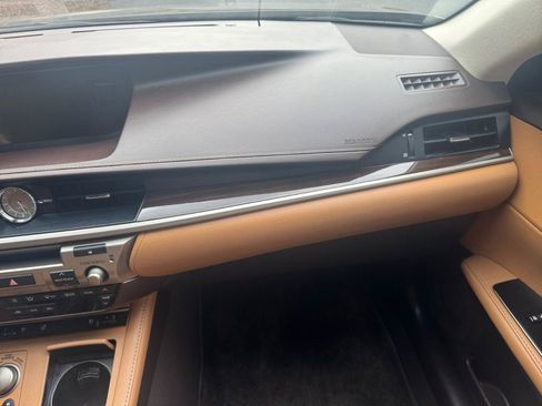 Used 2017 Lexus ES 350 w/ Navigation System Package FWD image 22