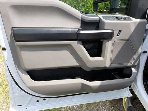 Used 2017 Ford F250 XL w/ Power Equipment Group AWD/4WD image 8