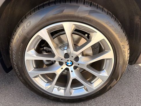 Used 2022 BMW X5 xDrive40i w/ Premium Package AWD/4WD image 31