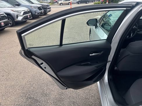 Used 2020 Toyota Corolla LE FWD image 37