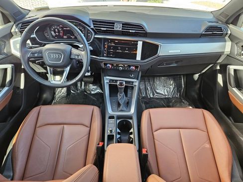 Certified 2025 Audi Q3 2.0T Premium image 22