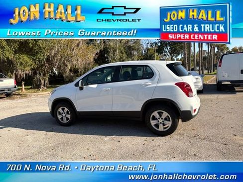 Used 2022 Chevrolet Trax LS image 5