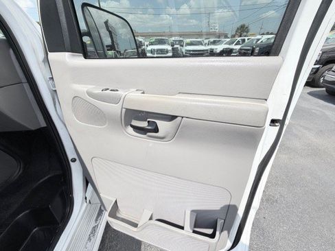 Used 2002 Ford E-350 and Econoline 350 XL image 20
