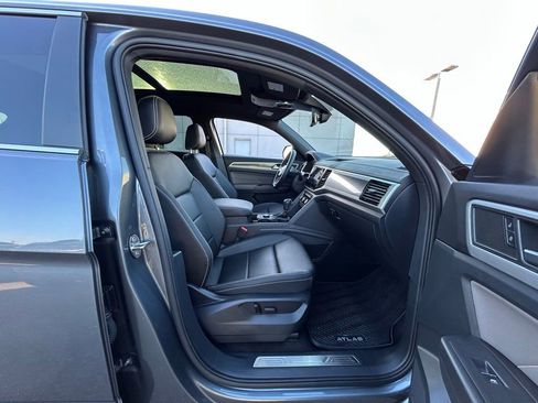 Used 2023 Volkswagen Atlas Cross Sport SEL image 45
