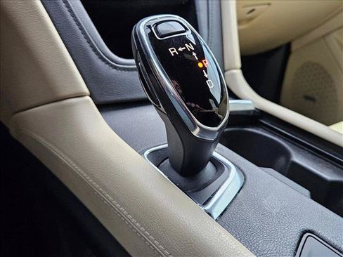 Used 2018 Cadillac XT5 Luxury w/ Driver Awareness Package FWD image 12