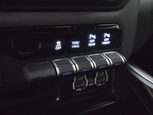 Used 2022 RAM 1500 Big Horn AWD/4WD image 34